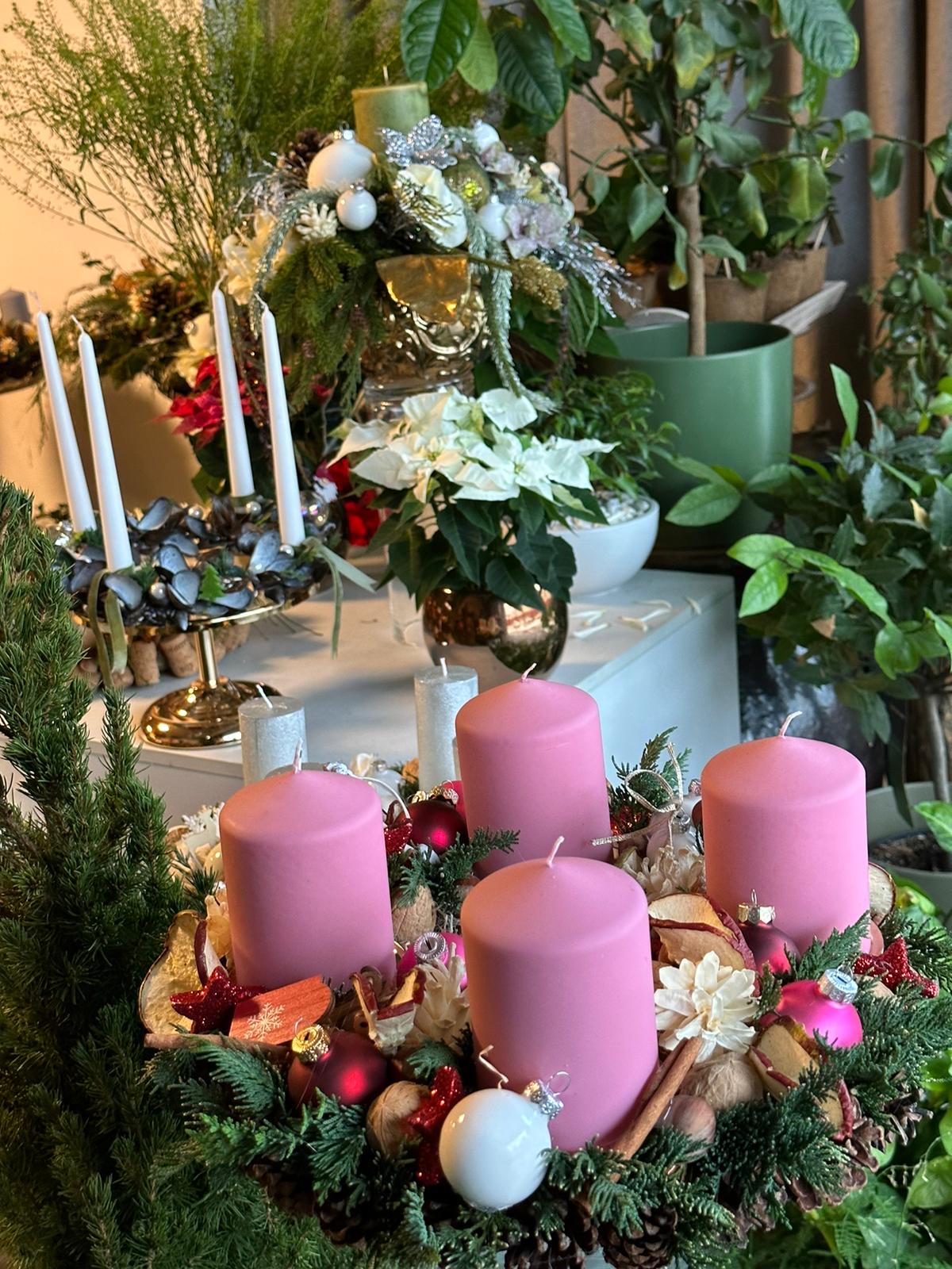 Adventes vainags ar četrām svecēm